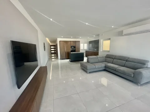 2 bed Penthouse For Rent in Attard, Attard - thumb 4