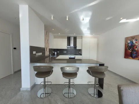 2 bed Apartment For Rent in Sliema, Sliema - thumb 8