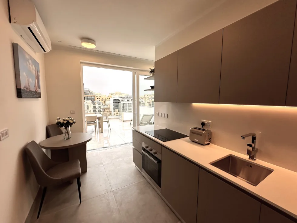 1 bed Penthouse For Rent in St Julian's, St Julian's - thumb 3