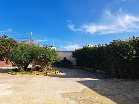 4 bed Villa For Rent in Kalkara, Kalkara - thumb 1