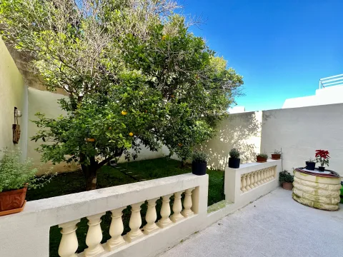 4 bed Town House For Rent in Attard, Attard - thumb 1