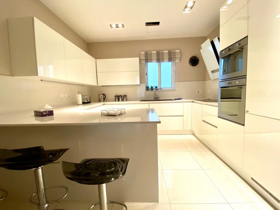 3 bed Apartment For Rent in Sliema, Sliema - thumb 6