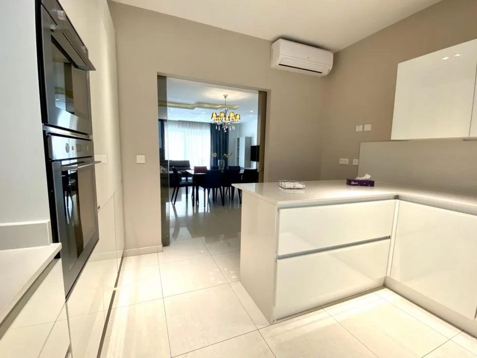 3 bed Apartment For Rent in Sliema, Sliema - thumb 7