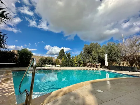 4 bed Villa For Rent in Naxxar, Naxxar - thumb 2