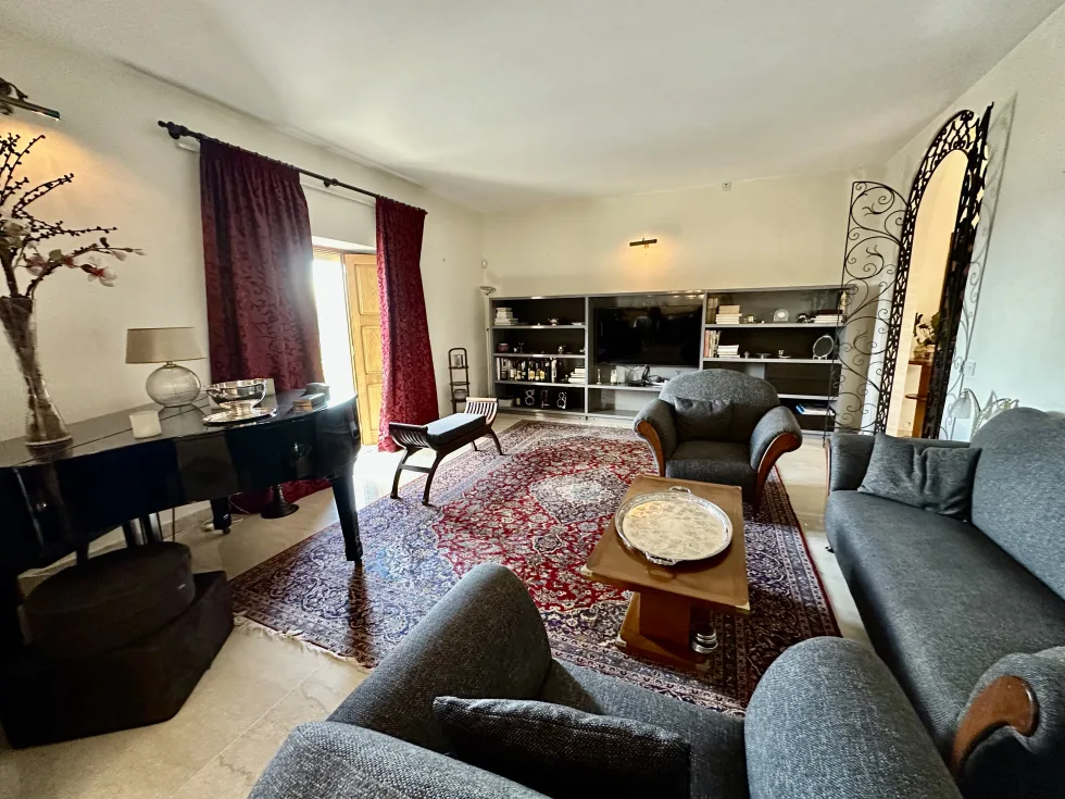 4 bed Villa For Rent in Naxxar, Naxxar - thumb 5