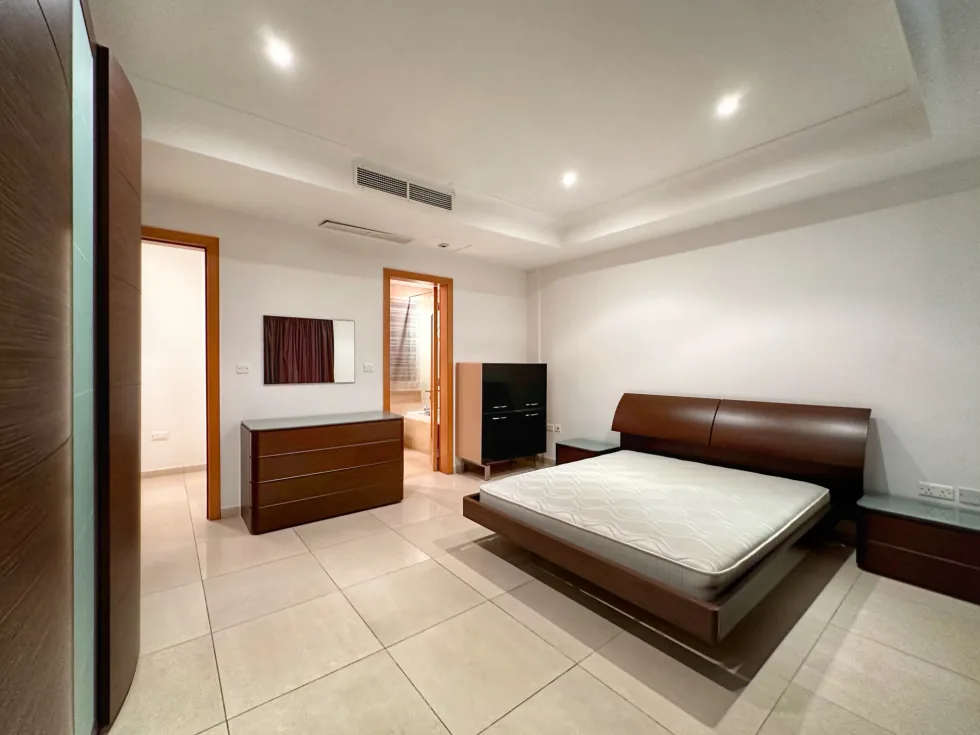 4 bed Apartment For Rent in Sliema, Sliema - thumb 5