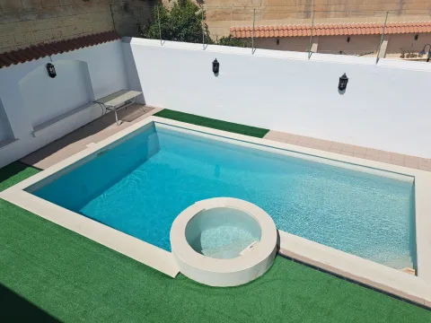 3 bed Villa For Rent in Naxxar, Naxxar - thumb 1