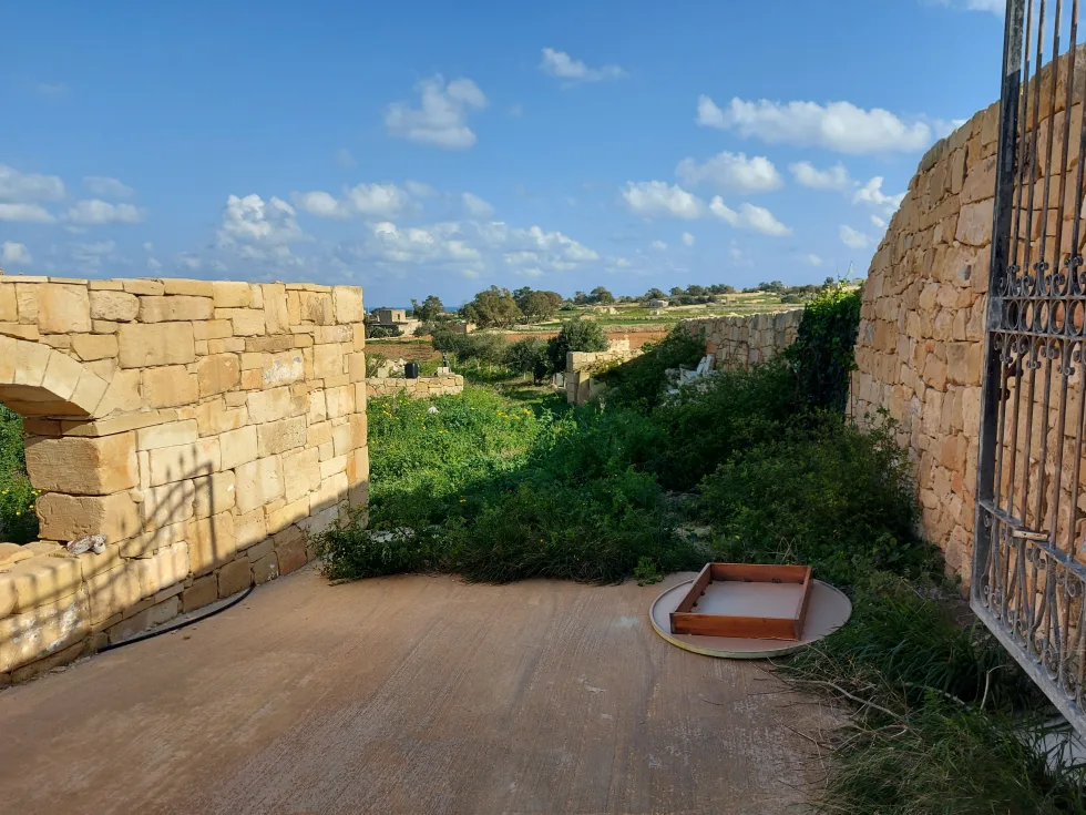 3 bed Farmhouse For Sale in Birzebbugia, Birzebbugia - thumb 6