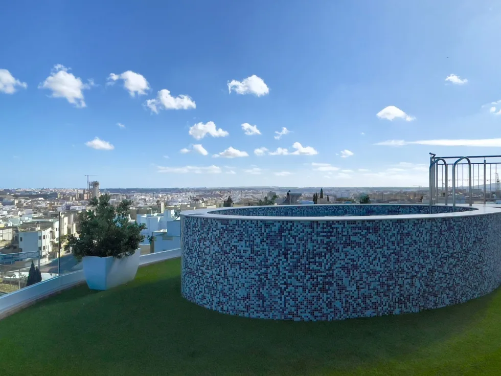 3 bed Penthouse For Rent in St Julian's, St Julian's - thumb 2