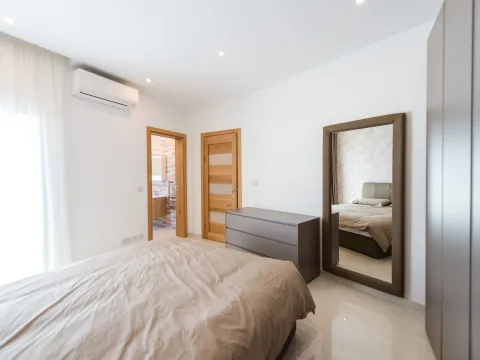 3 bed Apartment For Rent in Ta' Xbiex, Ta' Xbiex - thumb 12
