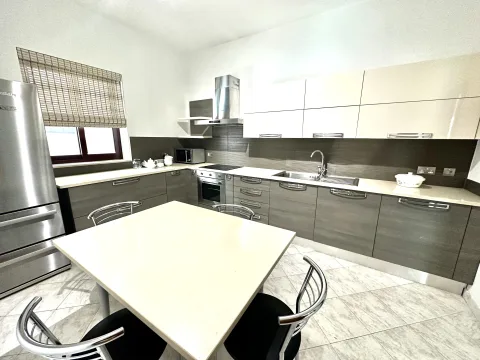4 bed Apartment For Rent in Sliema, Sliema - thumb 8