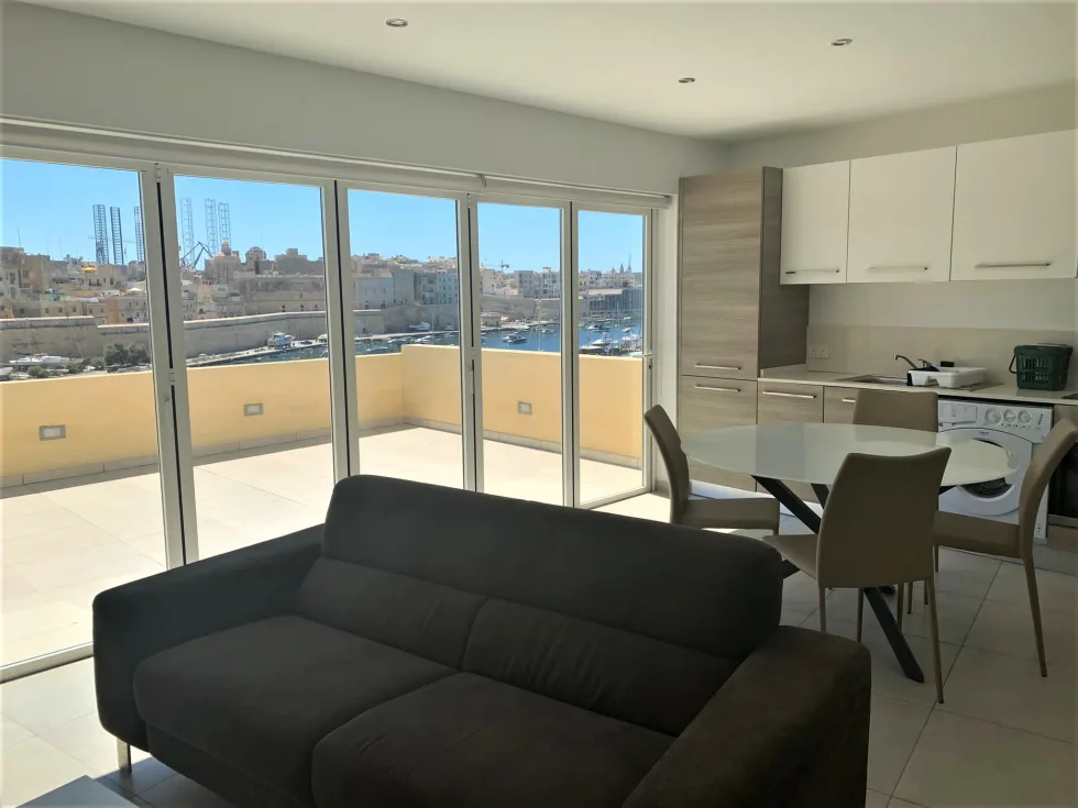 2 bed Penthouse For Rent in Kalkara, Kalkara - thumb 2