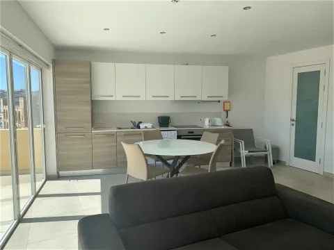 2 bed Penthouse For Rent in Kalkara, Kalkara - thumb 3