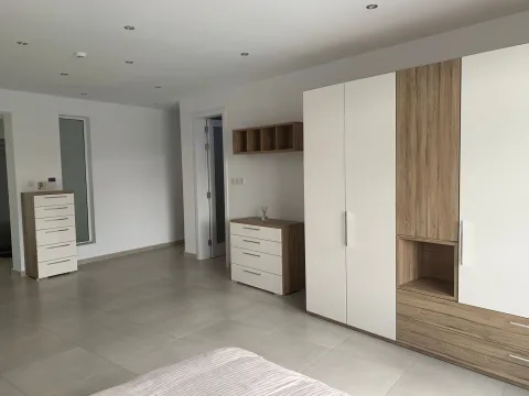 2 bed Penthouse For Rent in Kalkara, Kalkara - thumb 7