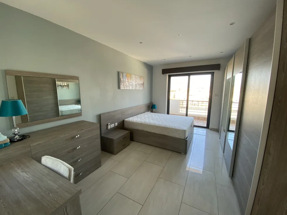 3 bed Penthouse For Rent in Gzira, Gzira - thumb 4