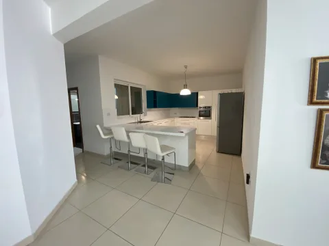 3 bed Apartment For Rent in Sliema, Sliema - thumb 3