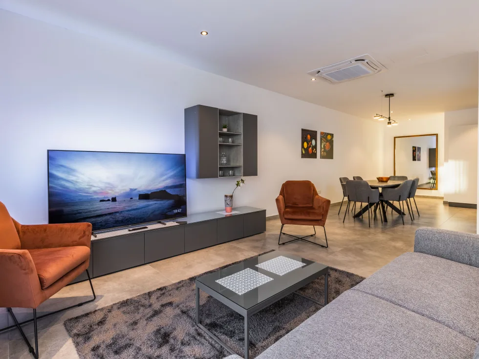 2 bed Penthouse For Rent in Sliema, Sliema - thumb 4