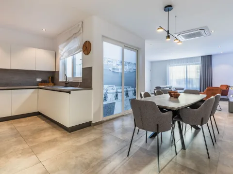 2 bed Penthouse For Rent in Sliema, Sliema - thumb 6