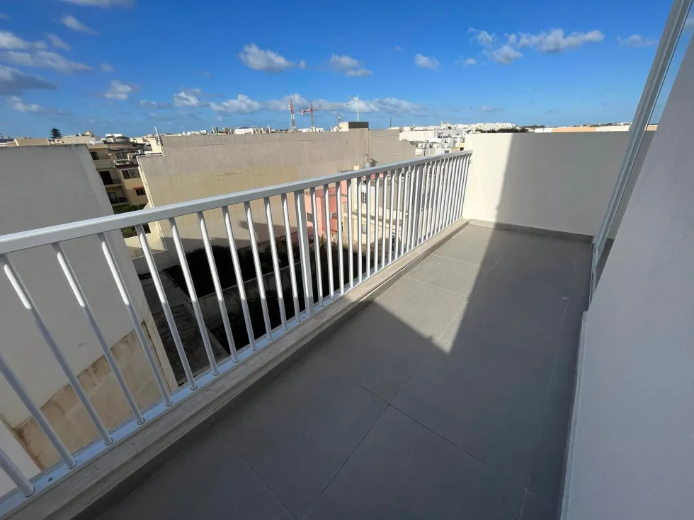 2 bed Penthouse For Rent in Naxxar, Naxxar - thumb 9