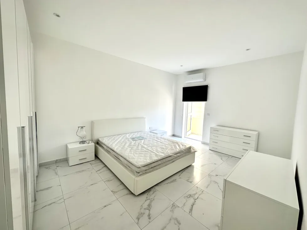 3 bed Apartment For Rent in Sliema, Sliema - thumb 10