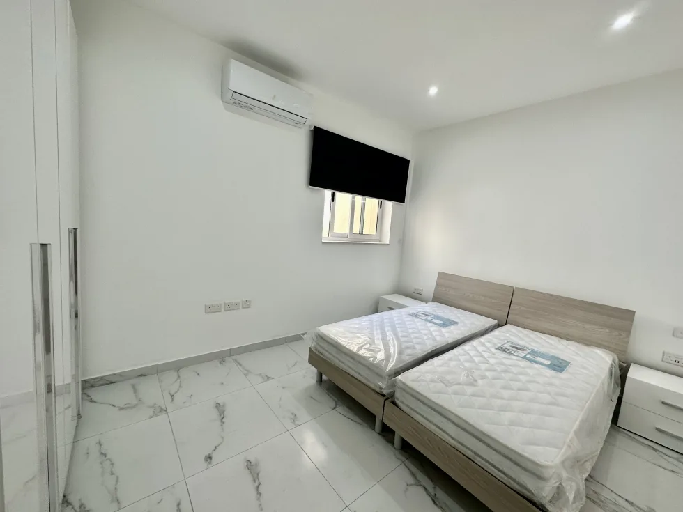 3 bed Apartment For Rent in Sliema, Sliema - thumb 8