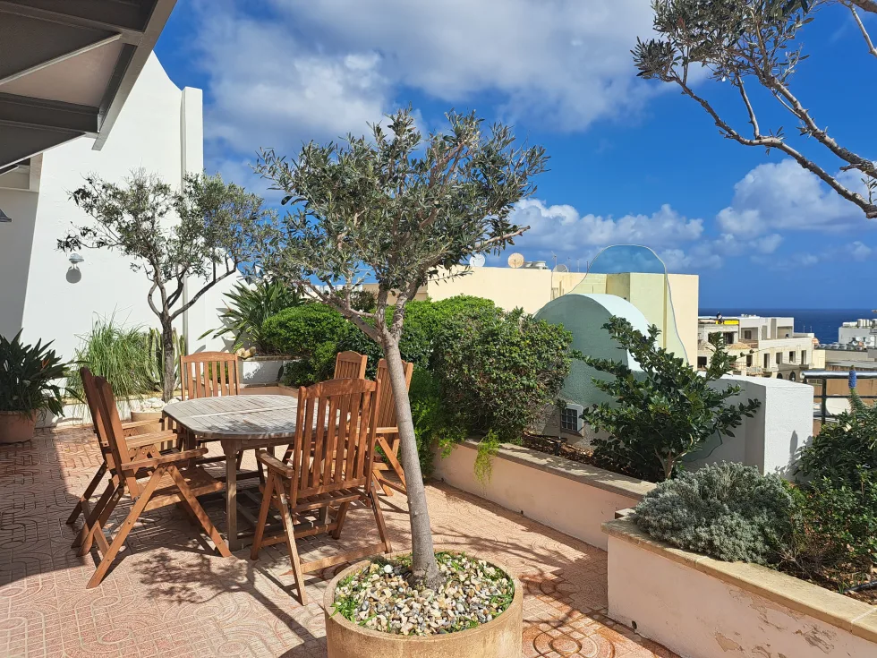 2 bed Penthouse For Rent in Sliema, Sliema - thumb 2