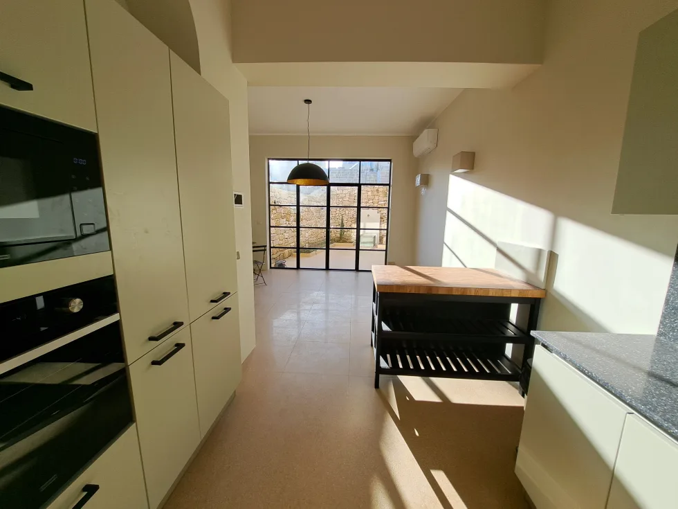 3 bed Town House For Rent in Rabat, Rabat - thumb 1