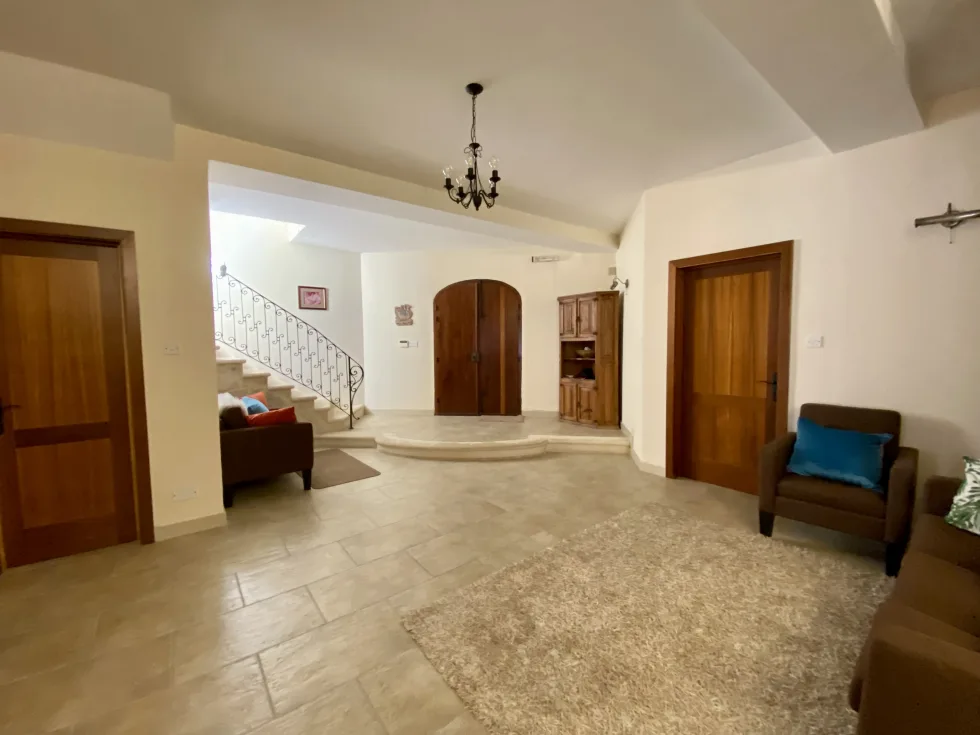 4 bed Farmhouse For Sale in Siggiewi, Siggiewi - thumb 5