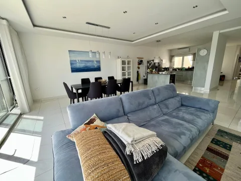 3 bed Penthouse For Rent in Sliema, Sliema - thumb 1