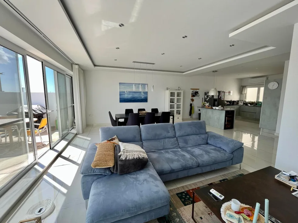 3 bed Penthouse For Rent in Sliema, Sliema - thumb 5