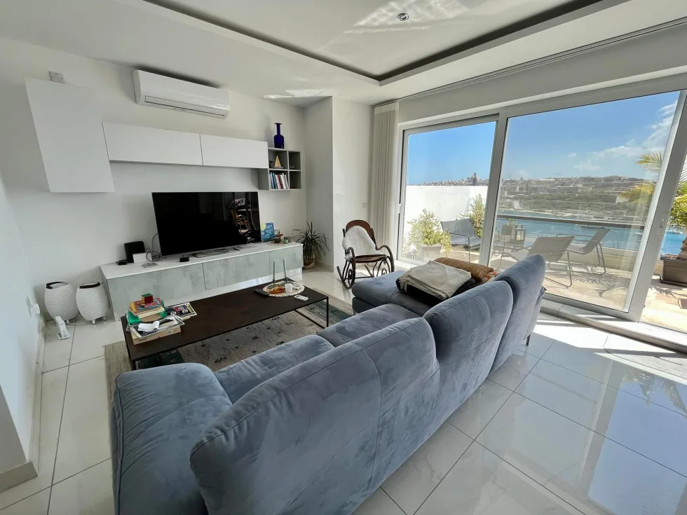 3 bed Penthouse For Rent in Sliema, Sliema - thumb 6