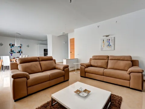 3 bed Apartment For Rent in Sliema, Sliema - thumb 4