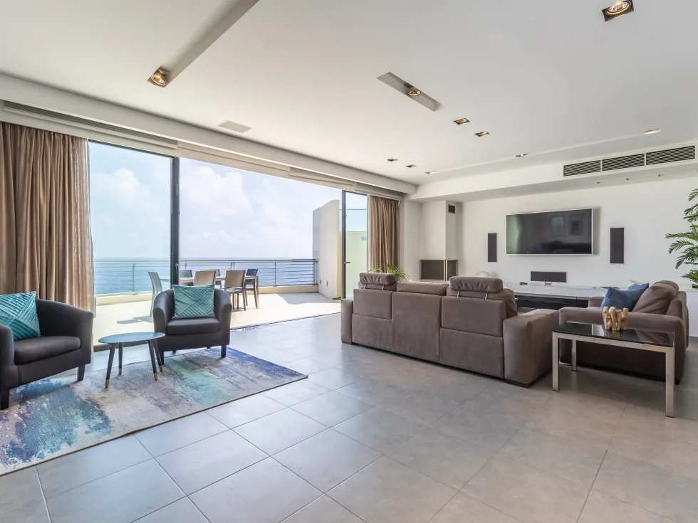 2 bed Penthouse For Rent in Sliema, Sliema - thumb 7