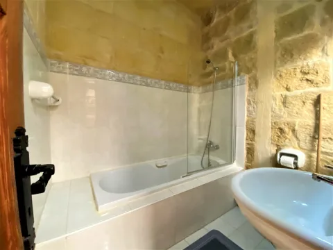 5 bed House of Character For Sale in San Lawrenz, San Lawrenz - thumb 14