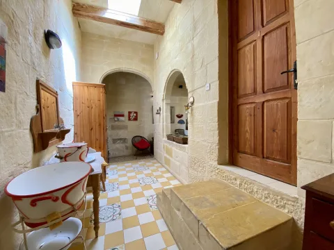 6 bed House of Character For Sale in San Lawrenz, San Lawrenz - thumb 14