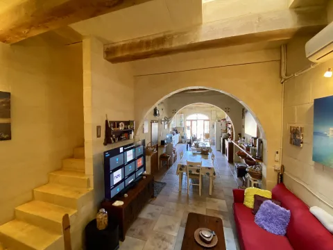 6 bed House of Character For Sale in San Lawrenz, San Lawrenz - thumb 5