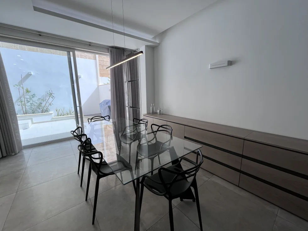 3 bed Town House For Rent in Sliema, Sliema - thumb 11