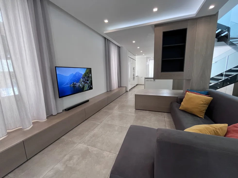 3 bed Town House For Rent in Sliema, Sliema - thumb 2