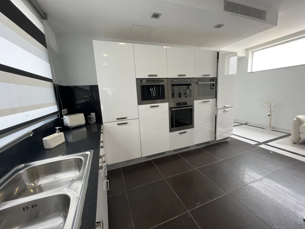 3 bed Apartment For Rent in Ta' Xbiex, Ta' Xbiex - thumb 11