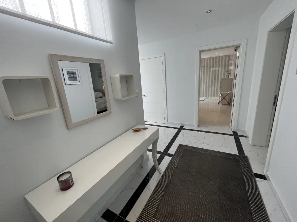 3 bed Apartment For Rent in Ta' Xbiex, Ta' Xbiex - thumb 17