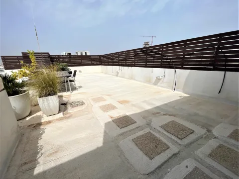 3 bed Apartment For Rent in Ta' Xbiex, Ta' Xbiex - thumb 4