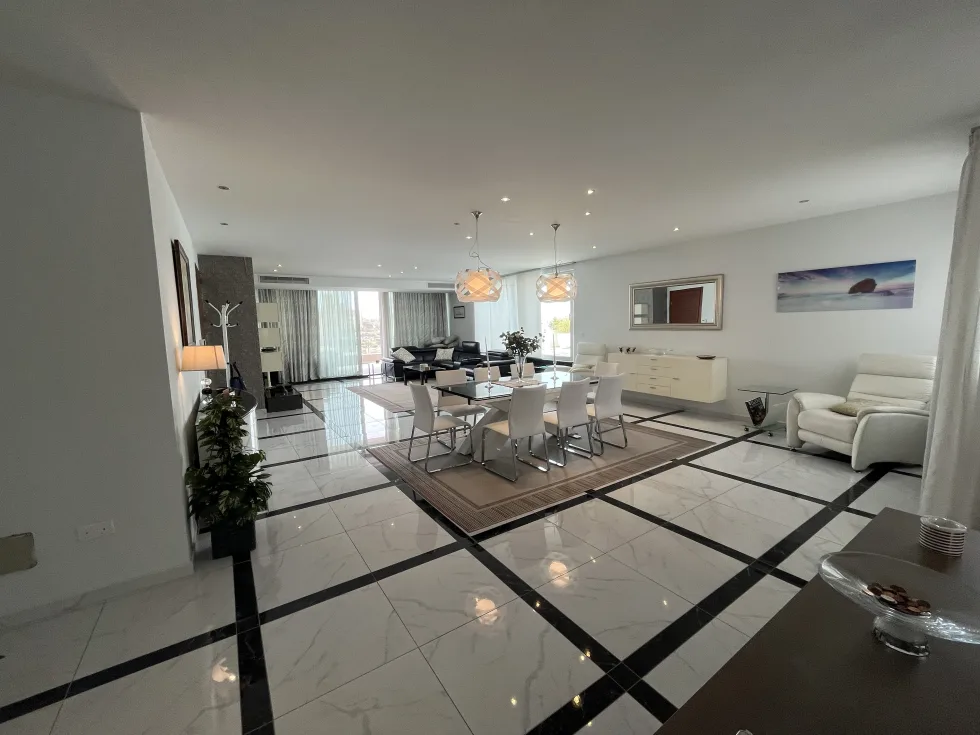 3 bed Apartment For Rent in Ta' Xbiex, Ta' Xbiex - thumb 7