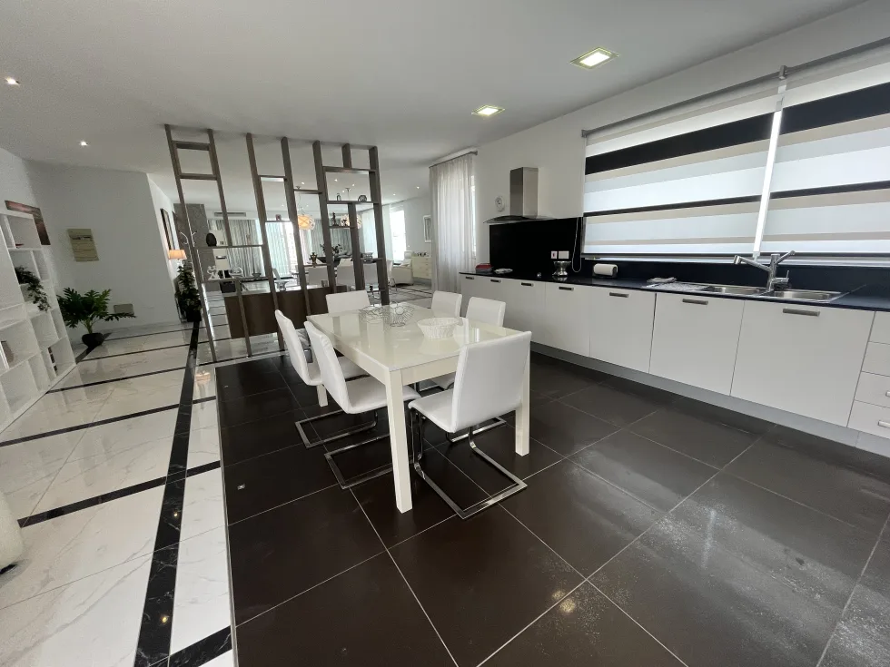 3 bed Apartment For Rent in Ta' Xbiex, Ta' Xbiex - thumb 8