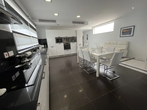 3 bed Apartment For Rent in Ta' Xbiex, Ta' Xbiex - thumb 9