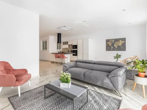 3 bed Apartment For Rent in St Julian's, St Julian's - thumb 2