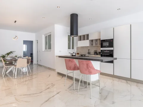 3 bed Apartment For Rent in St Julian's, St Julian's - thumb 3