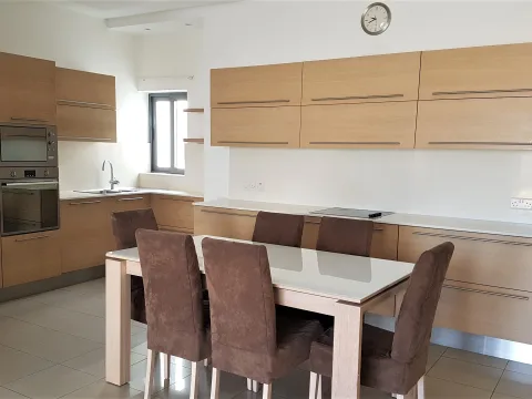 3 bed Penthouse For Rent in Bahar ic-Caghaq, Bahar ic-Caghaq - thumb 4