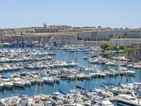 3 bed Apartment For Rent in Ta' Xbiex, Ta' Xbiex - thumb 1