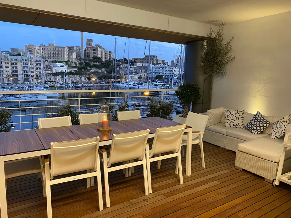 3 bed Apartment For Rent in Ta' Xbiex, Ta' Xbiex - thumb 2