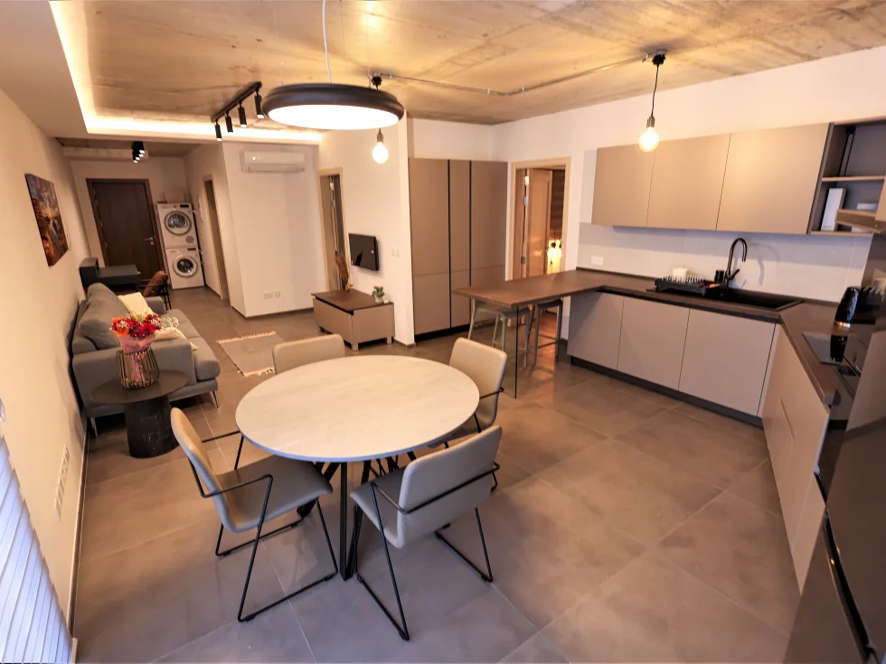 2 bed Apartment For Rent in Ta' Xbiex, Ta' Xbiex - thumb 3